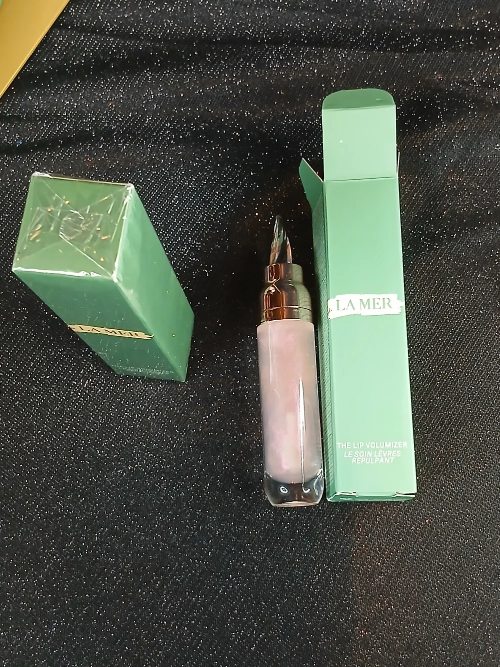 La Mer Lip Volumizer Gloss in Soft Pink New Sealed Box